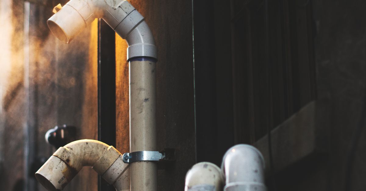 Step-by-Step Guide to Managing Toilet Overflow Crisis